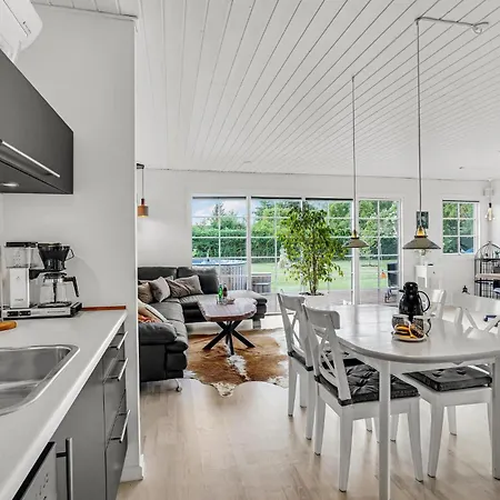 3 Bedroom Amazing In Hyllinge Kirke-Hyllinge